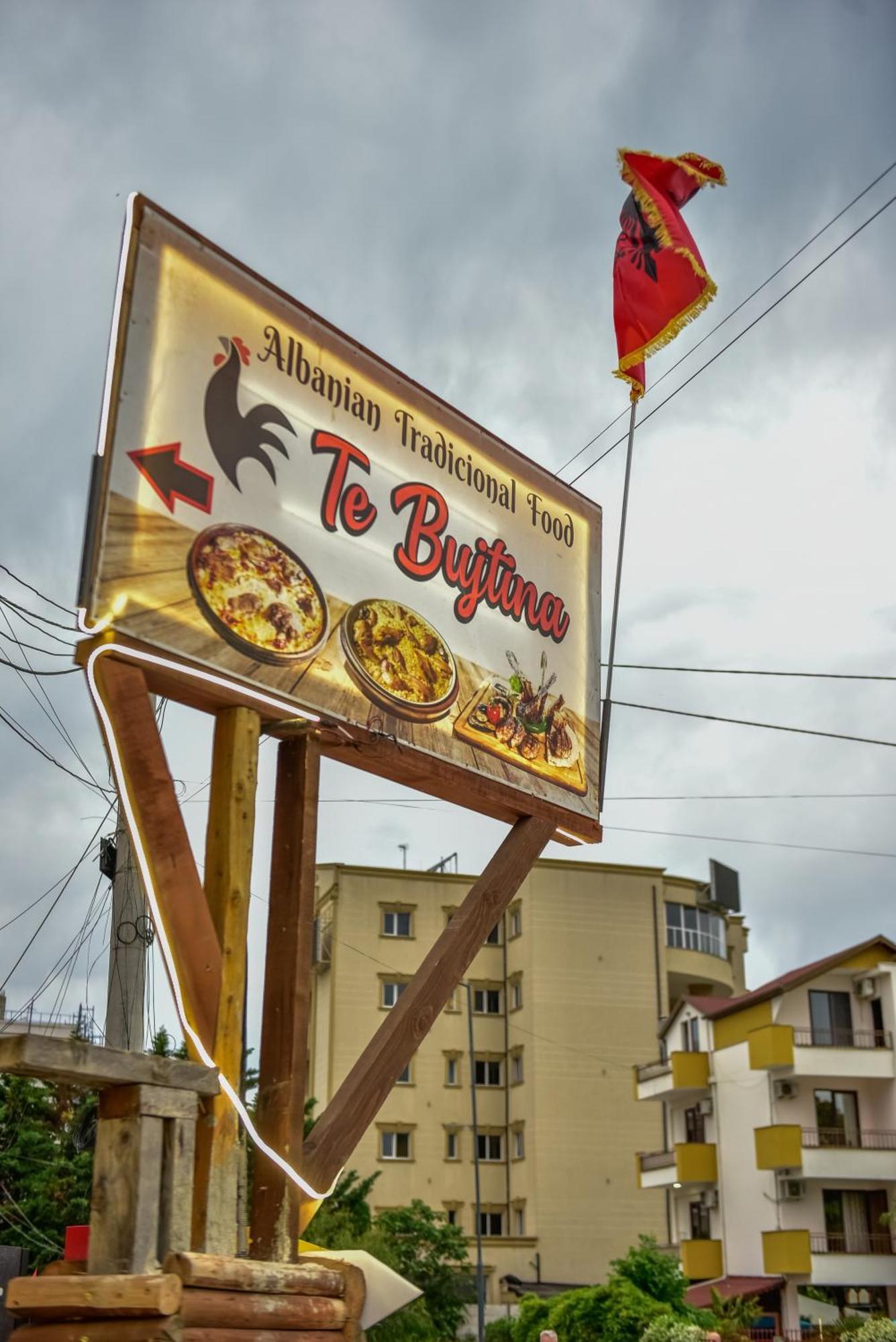 Te Bujtina Hotel- Cozy Stay With Traditional Breakfast Near Beach Golem  Exterior foto